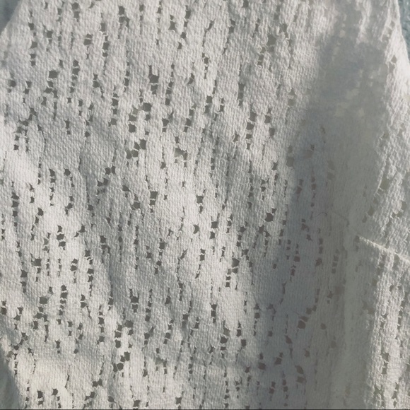 Vince Women's White V-neck Lace Tank - Picture 9 of 9